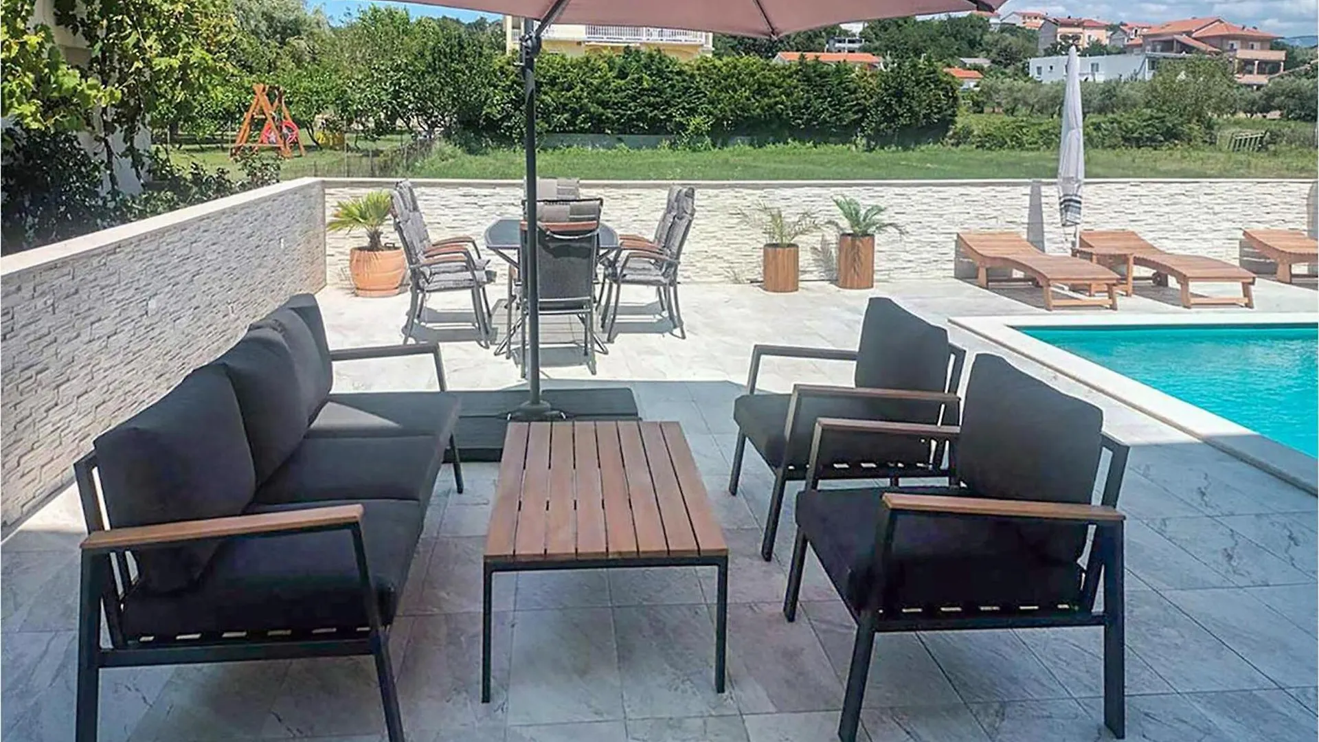 Stunning Apartment In Lopar